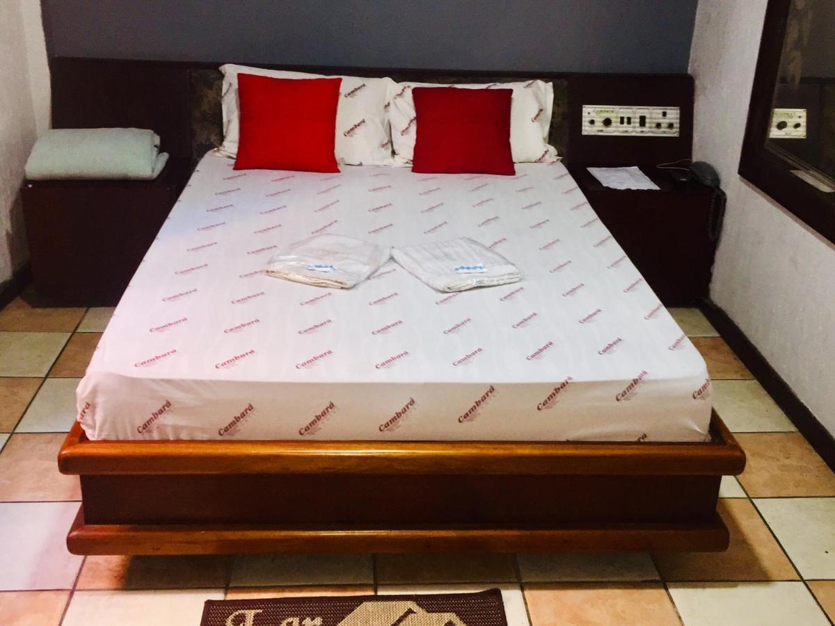 Hotel Cambara Osasco Esterno foto